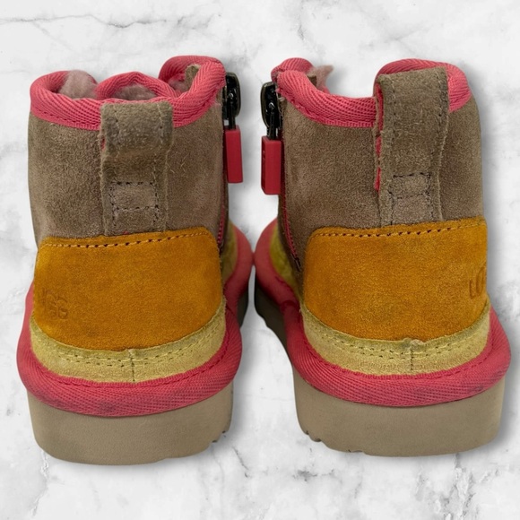 UGG Toddler Neumel II Chukka boots in the "Beachwood/Papaya Orange" size 6 - Picture 3 of 7
